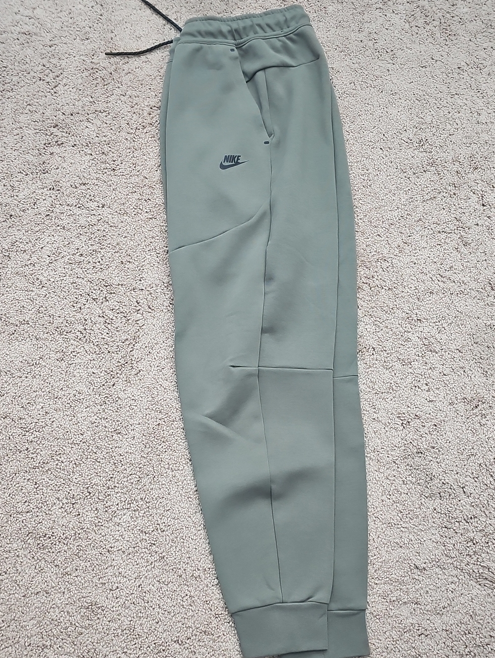 Nike Men’s Sage Green Tech Fleece Joggers NWOT